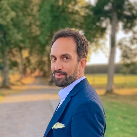 Informaticien à Bordeaux certifié Microsoft et Apple.